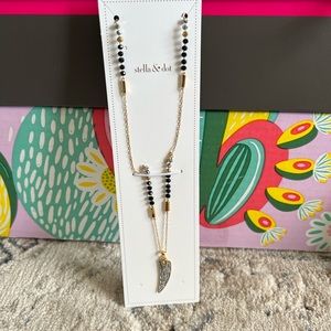 Stella & Dot Jansen Horn Pendant